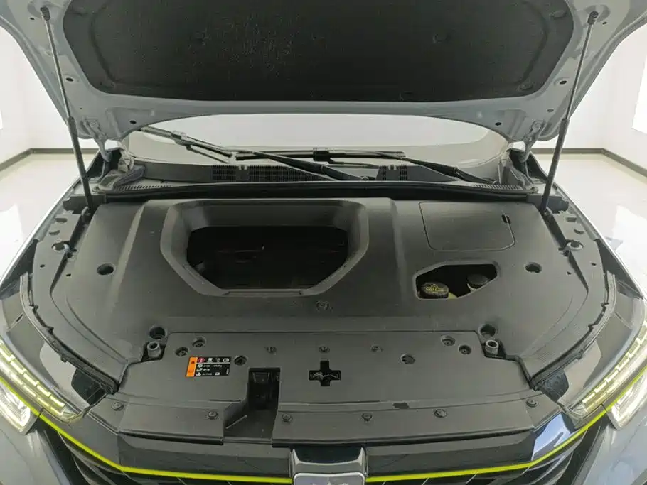 Roewe RX5 — миниатюра 10