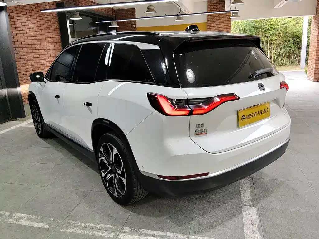 NIO ES8 2020 415KM мест