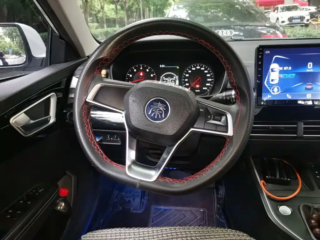 BYD Qin — миниатюра 7