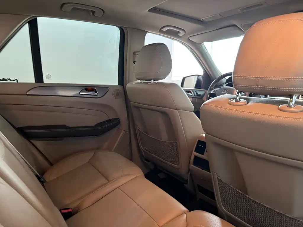 Mercedes-Benz M-Class — миниатюра 11