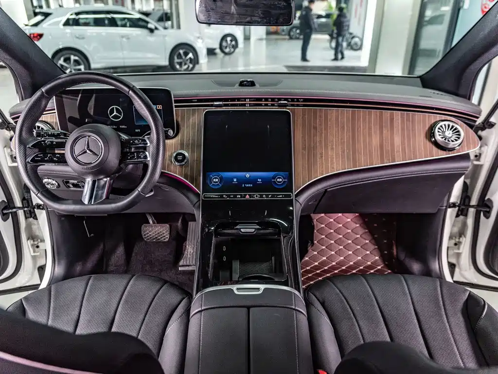 MERCEDES-BENZ EQE SUV