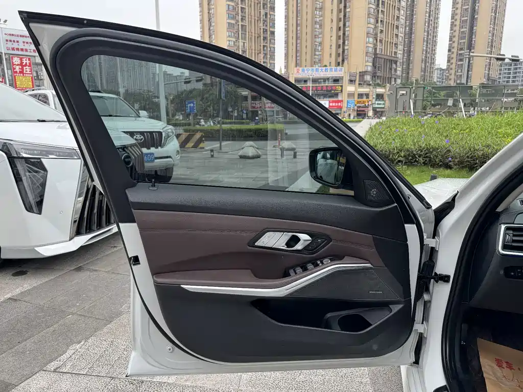 BMW 3 Series — миниатюра 28