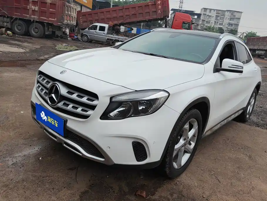 Mercedes-Benz GLA