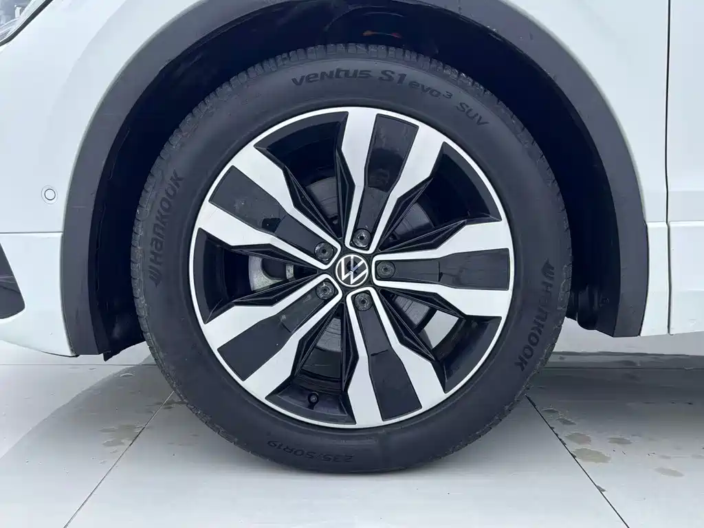 Volkswagen Tiguan L — миниатюра 12