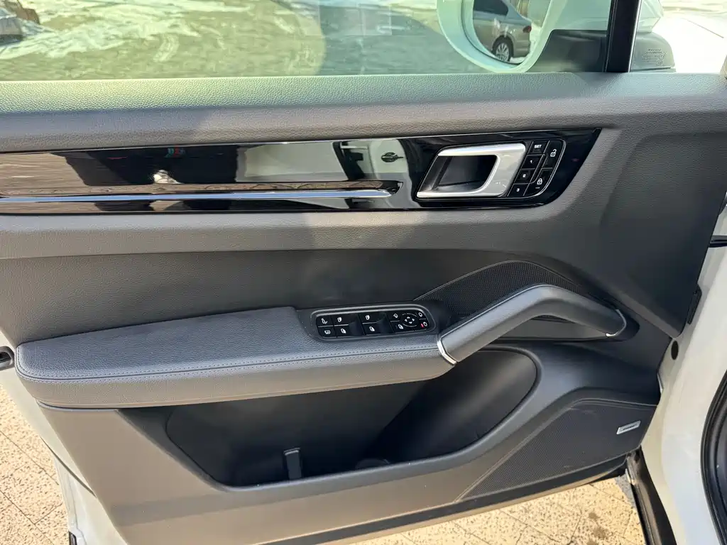 PORSCHE CAYENNE NEW ENERGY