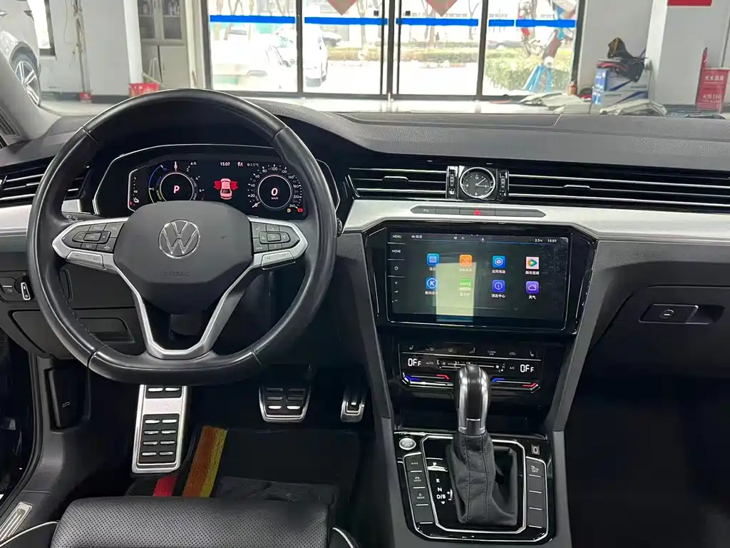 VOLKSWAGEN MAGOTAN GTE PLUG IN HYBRID