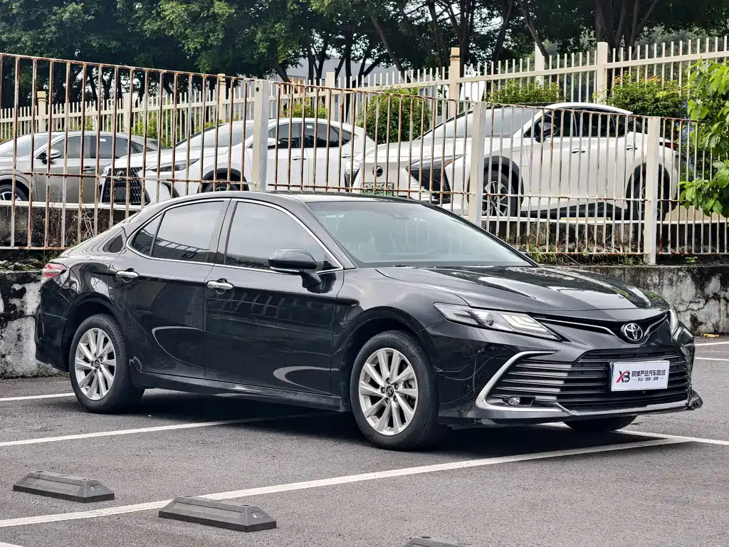 Toyota Camry — миниатюра 8