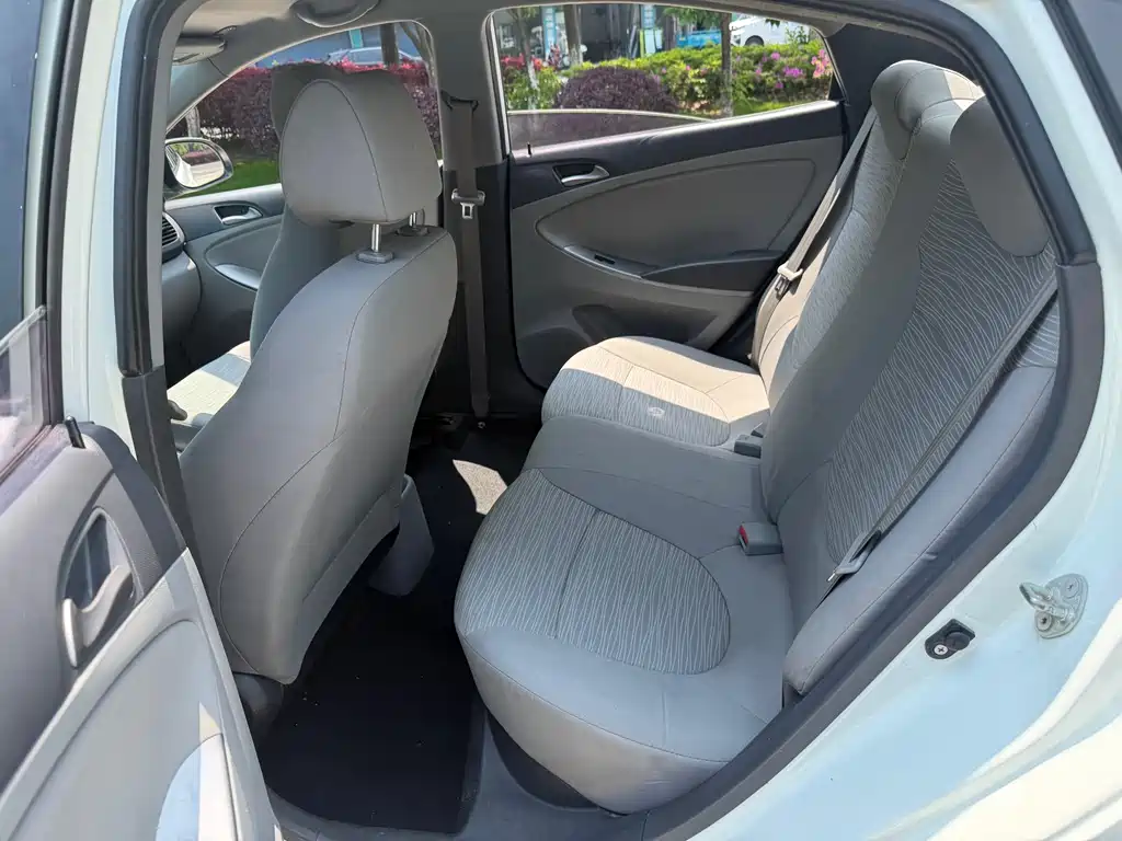 Hyundai Verna 1.4L Auto Smart Type GLS, фото 6