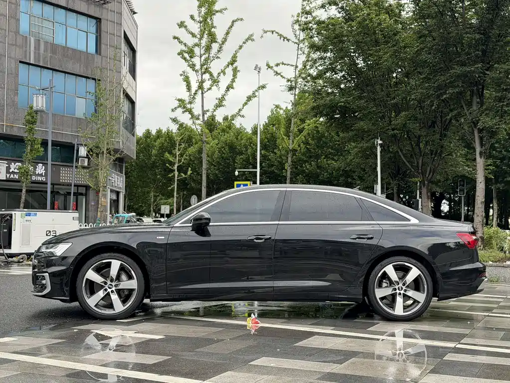 Audi A6L 2026 45 TFSI quattro + Premium