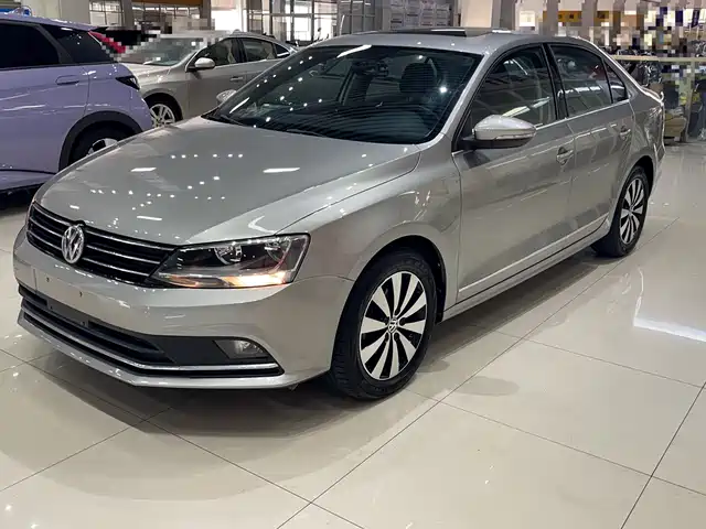 VOLKSWAGEN SAGITAR 2017