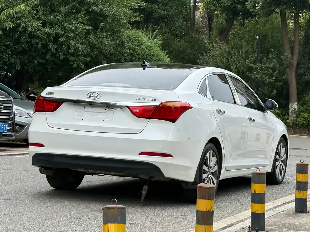 Hyundai Mistra — миниатюра 4