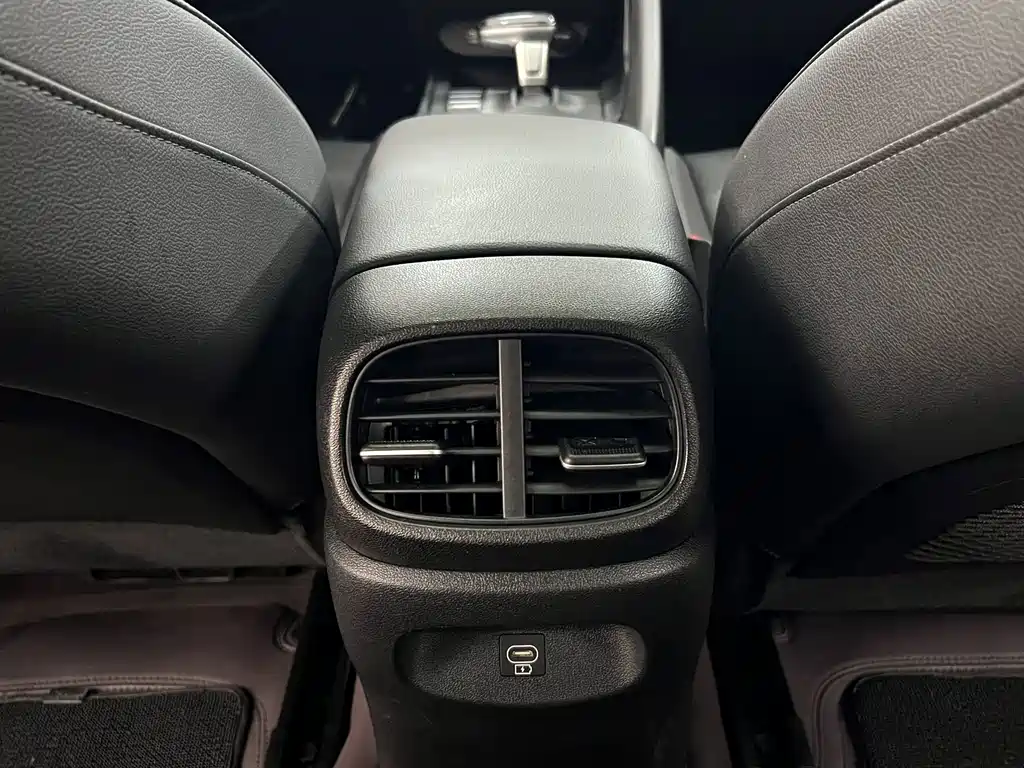 Hyundai Elantra — миниатюра 17