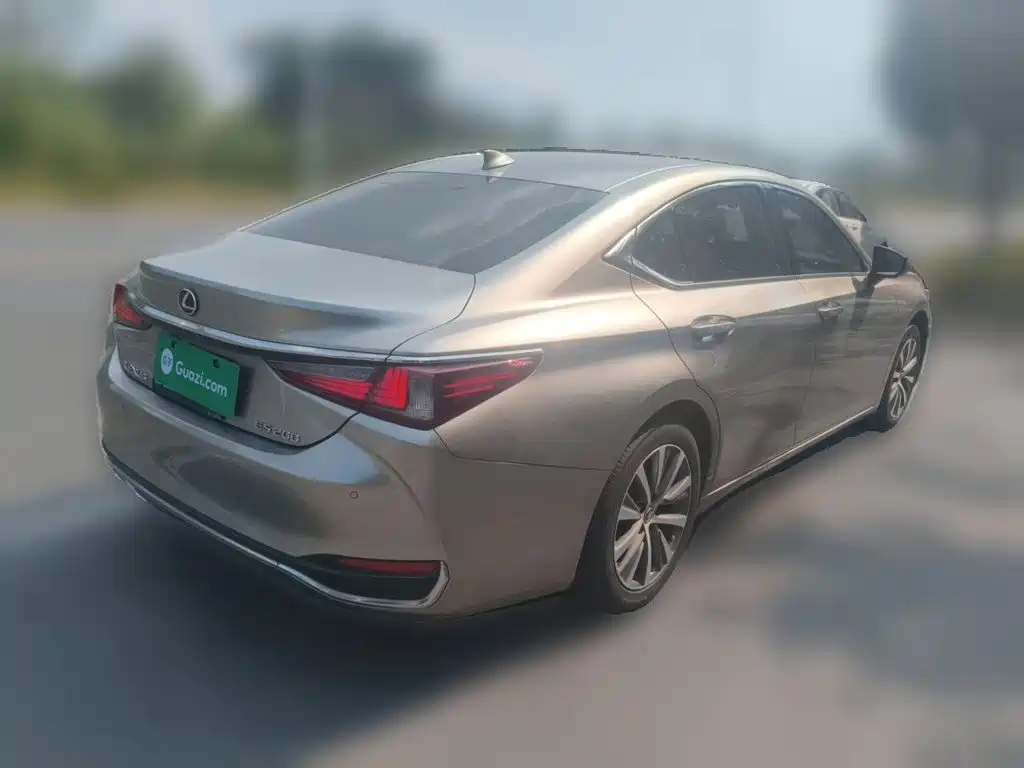 Lexus ES — миниатюра 5