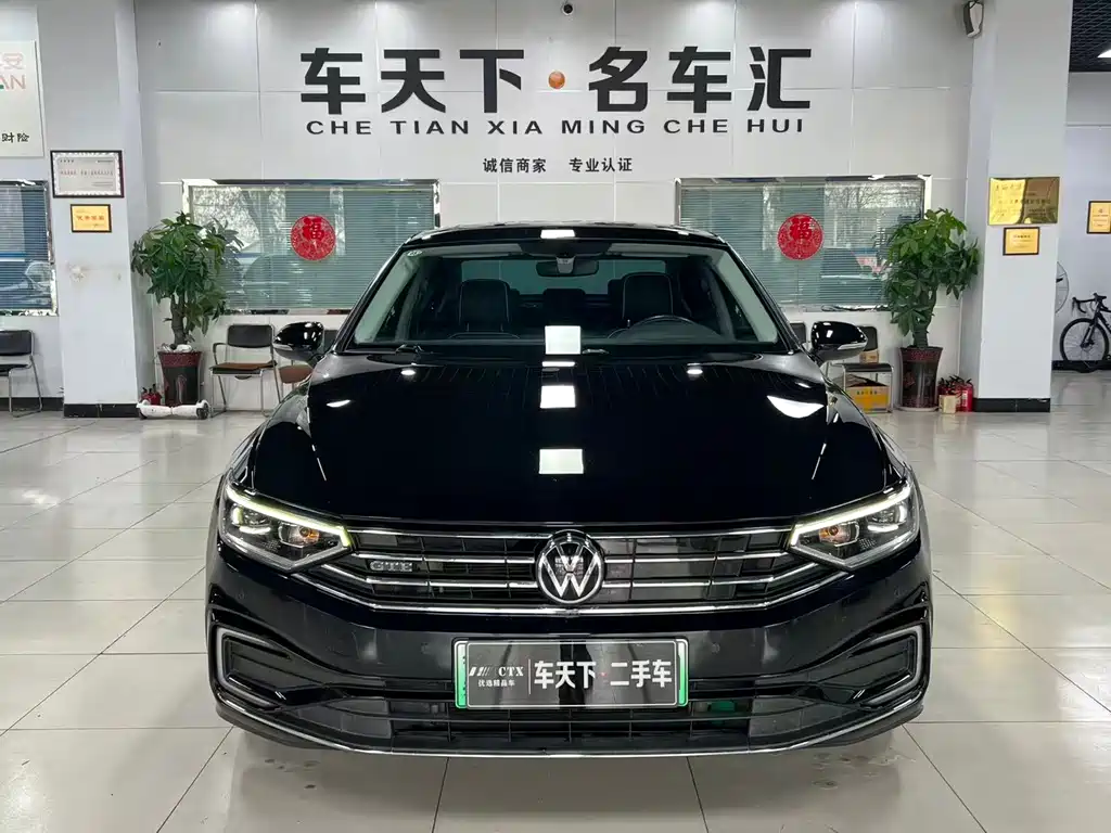 VOLKSWAGEN MAGOTAN GTE PLUG IN HYBRID