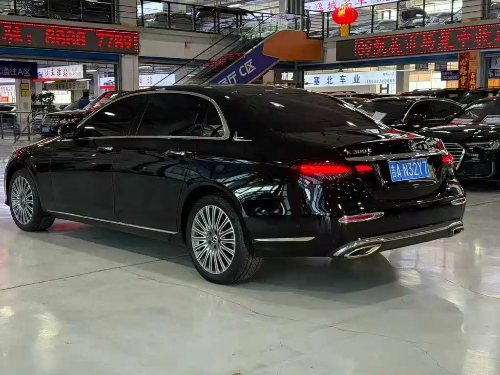 MERCEDES-BENZ E CLASS