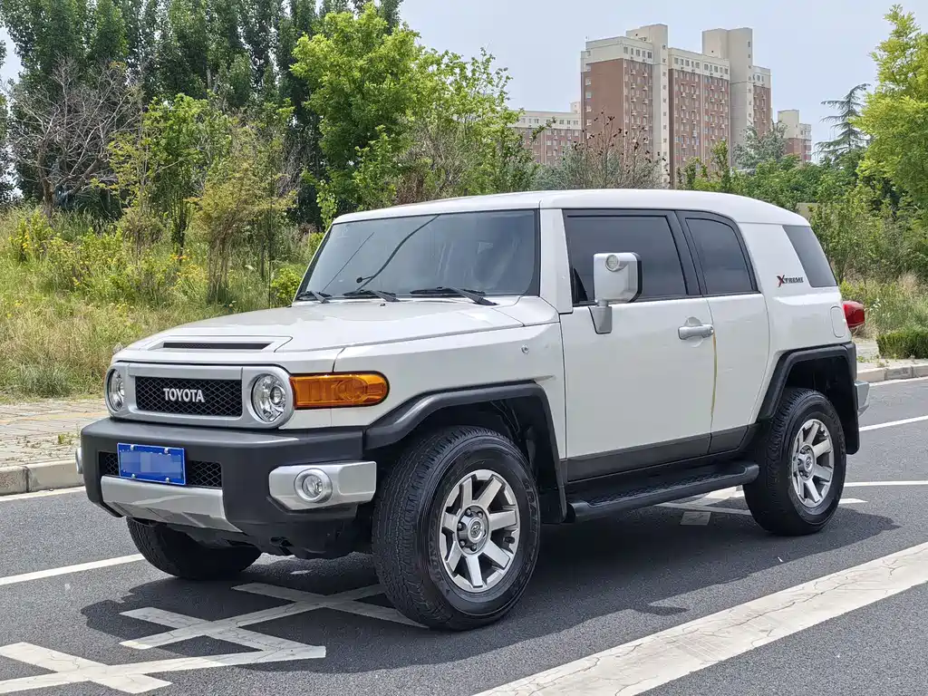 Toyota FJ Cruiser 2024