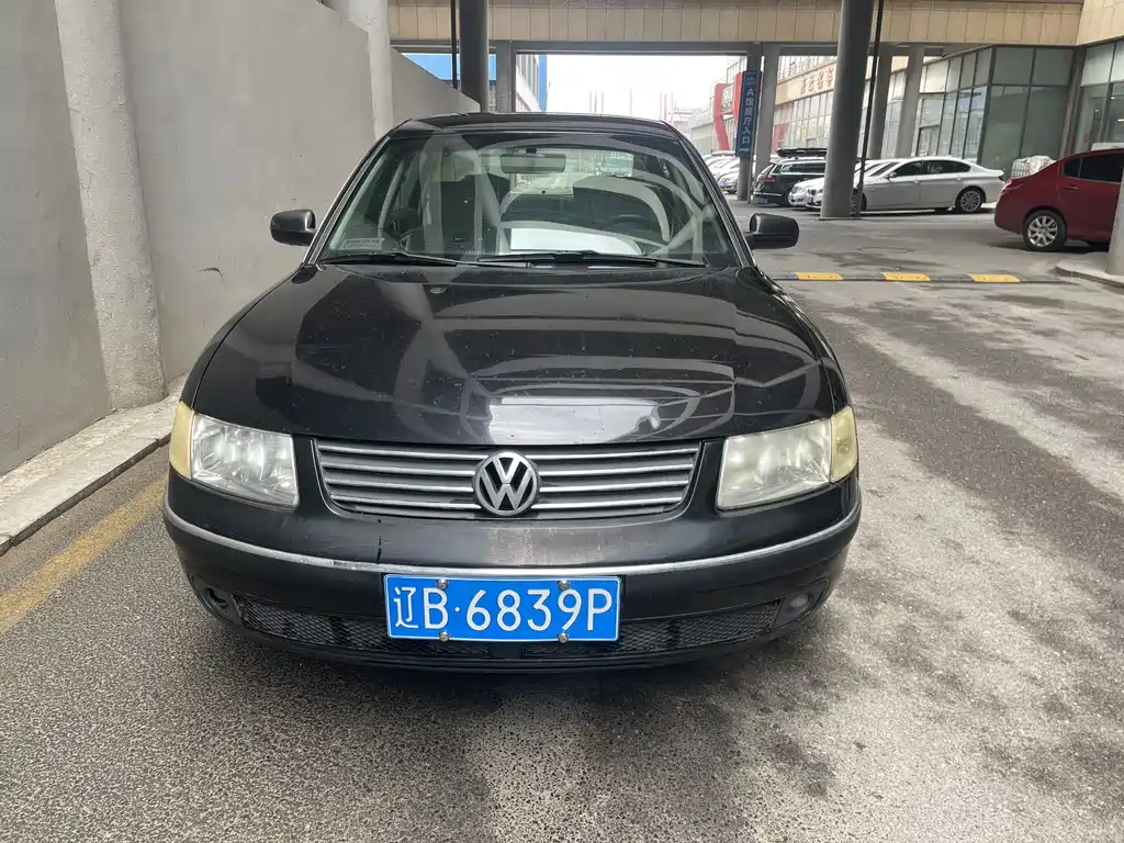 Volkswagen Passat 2004 2.0L MT