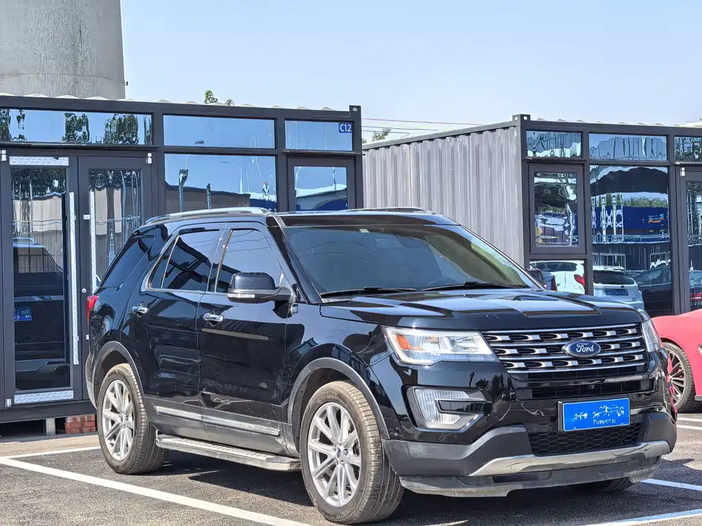 Ford Explorer (Import) — миниатюра 3
