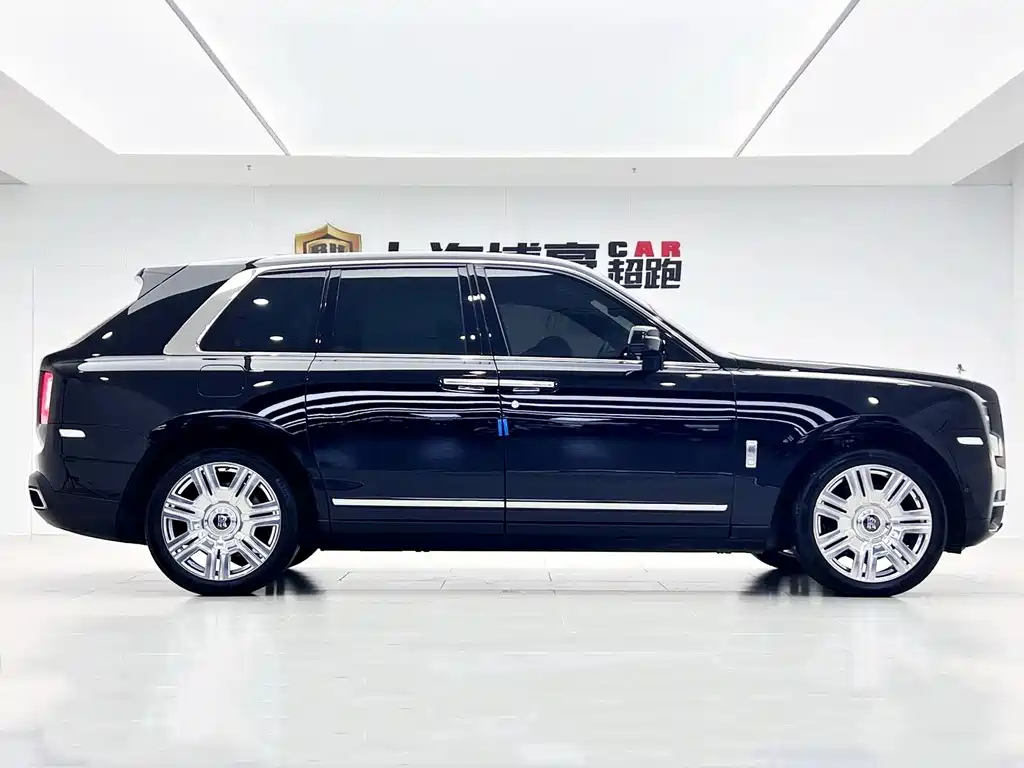 Rolls-Royce Cullinan 2024 мест