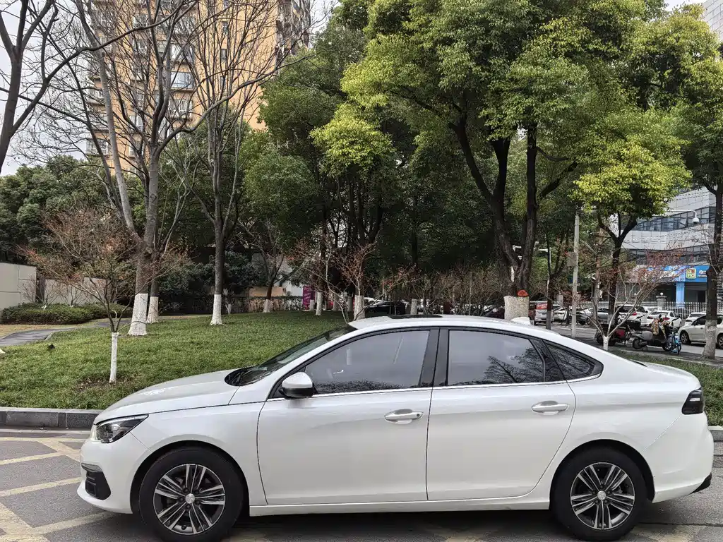 Peugeot 308 2018 1.6L AT Luxury