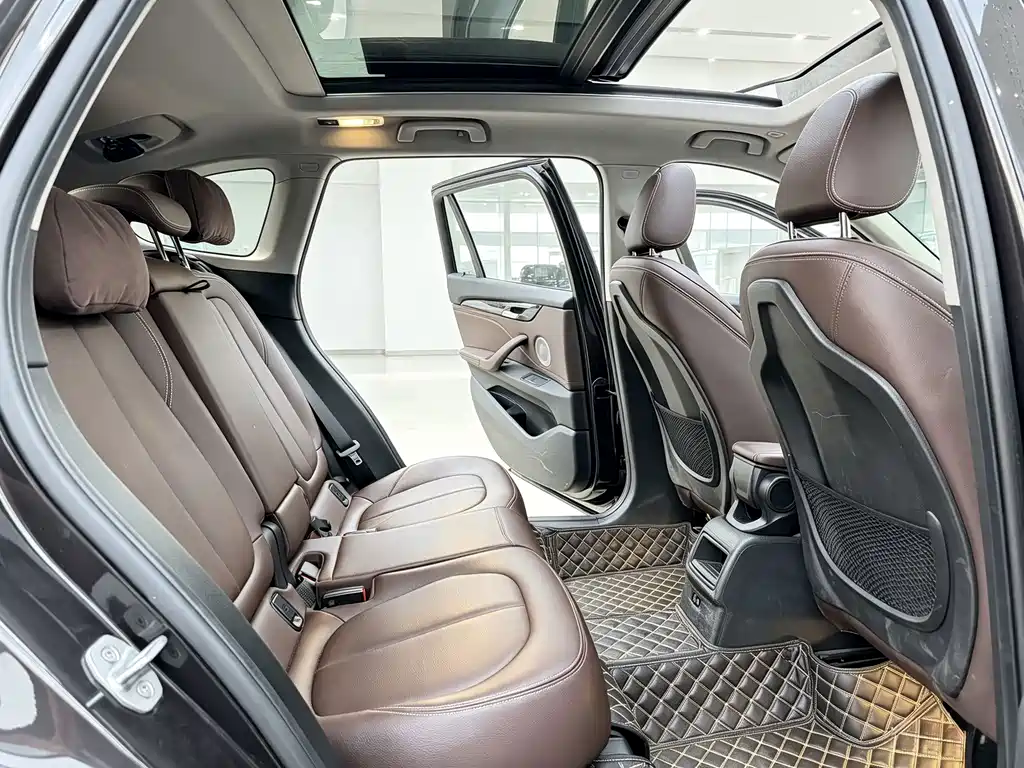 BMW X1 — миниатюра 9