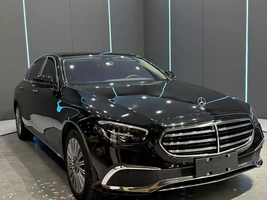 Mercedes-Benz E-Class — миниатюра 3