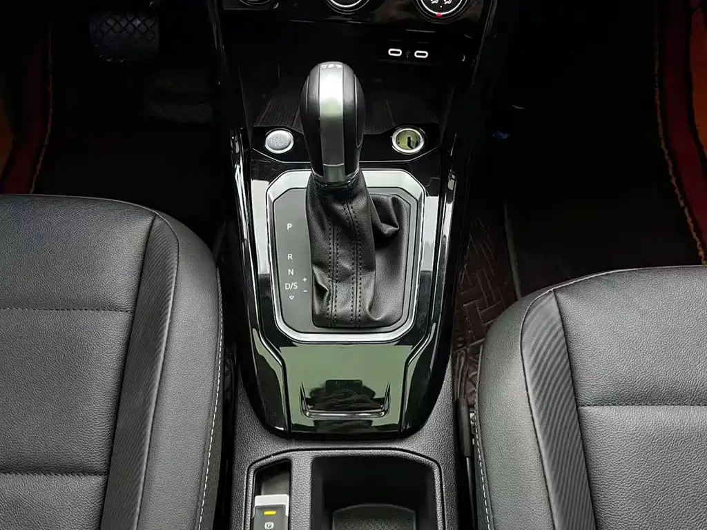 VOLKSWAGEN T ROC EXPLORING SONGS