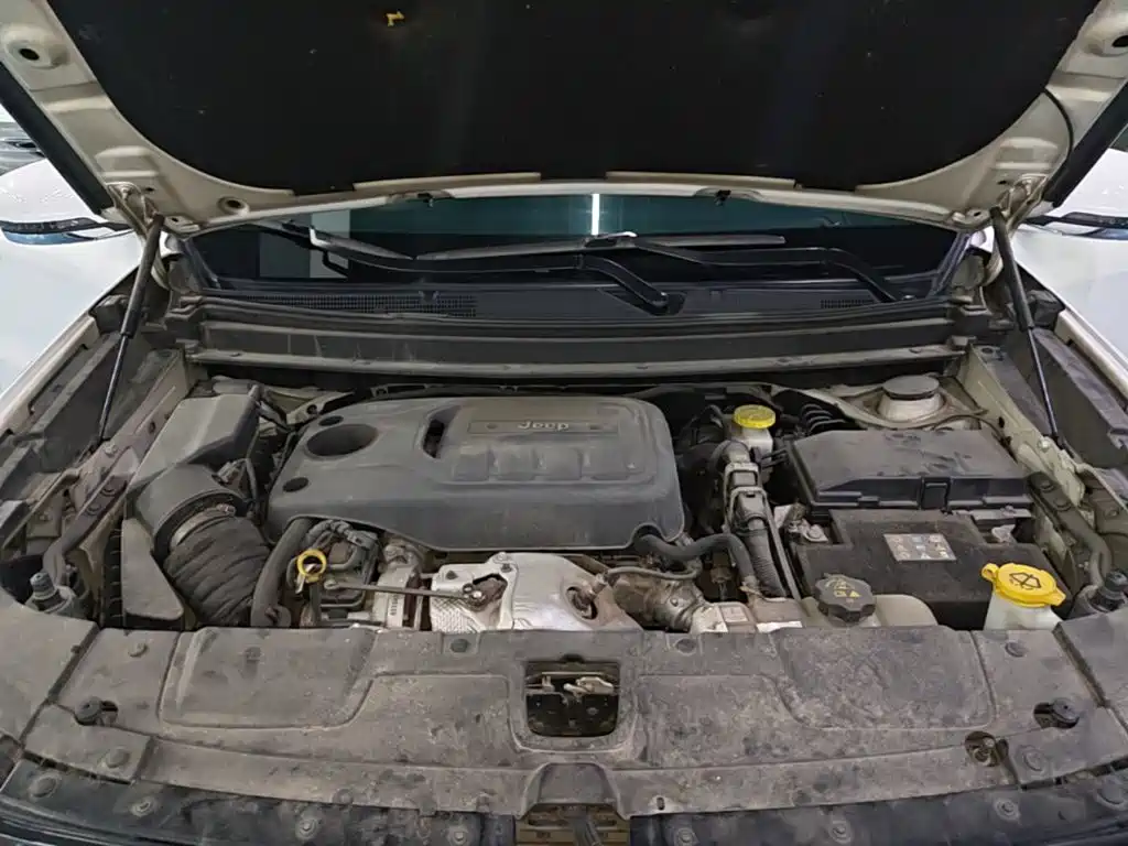 Jeep Grand Commander — миниатюра 20