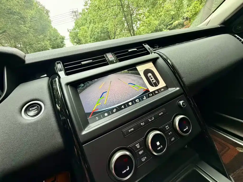 Land Rover Discovery — миниатюра 6