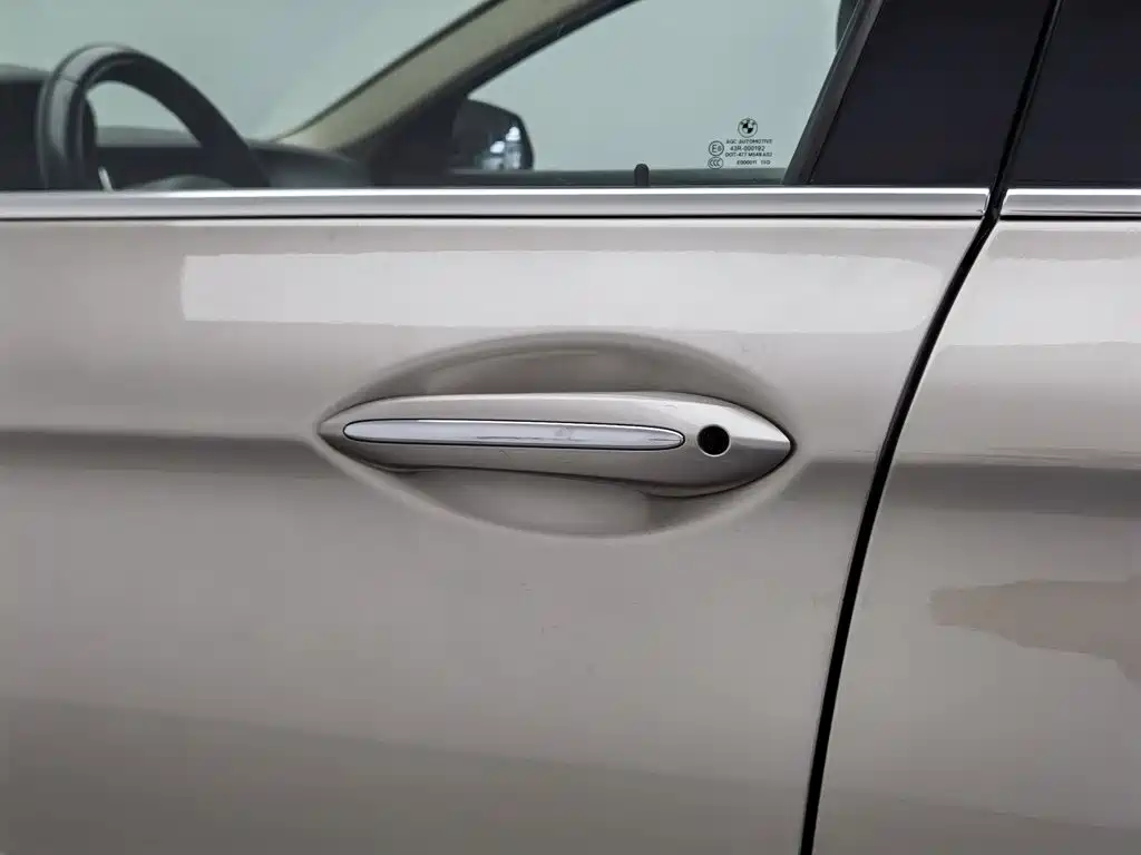 BMW 5 Series — миниатюра 18