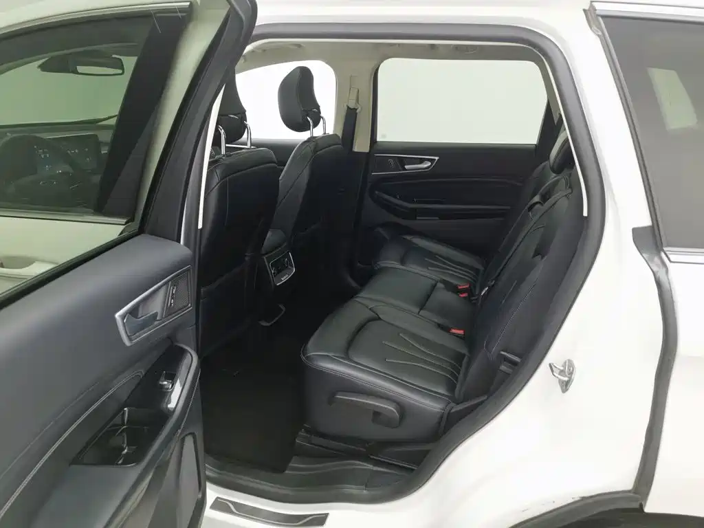 Ford Edge — миниатюра 15