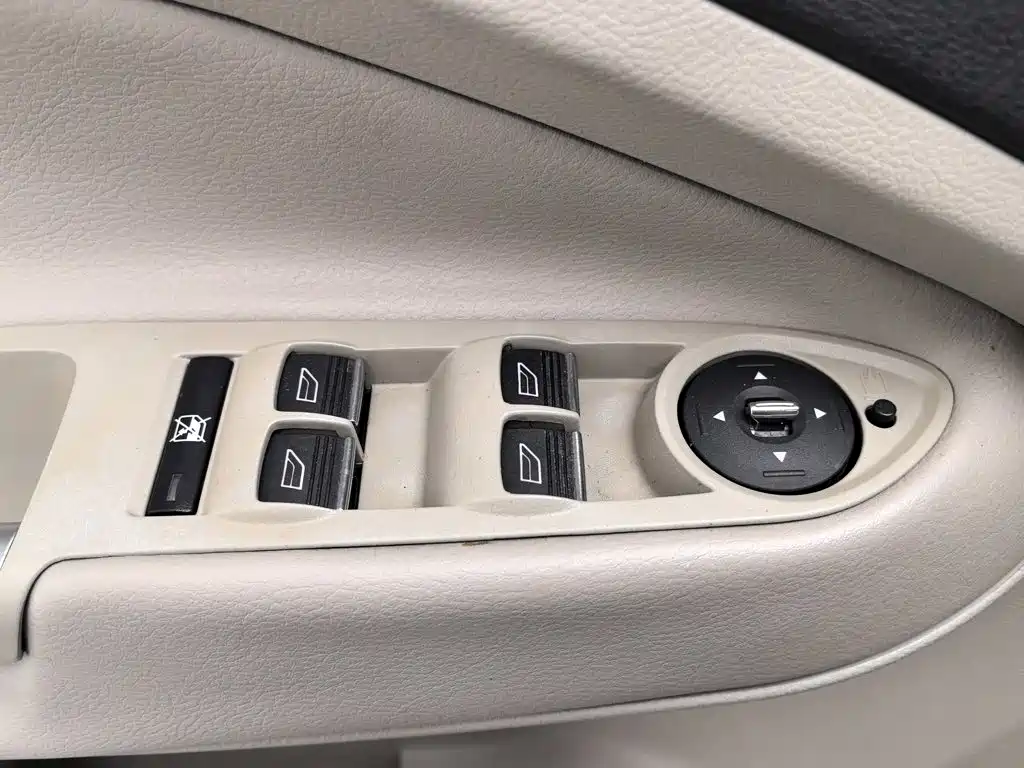 Ford Kuga — миниатюра 9