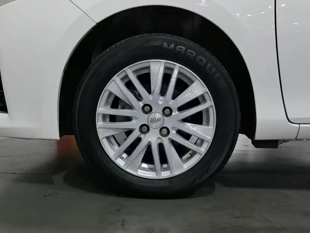 Toyota Yaris L — миниатюра 17