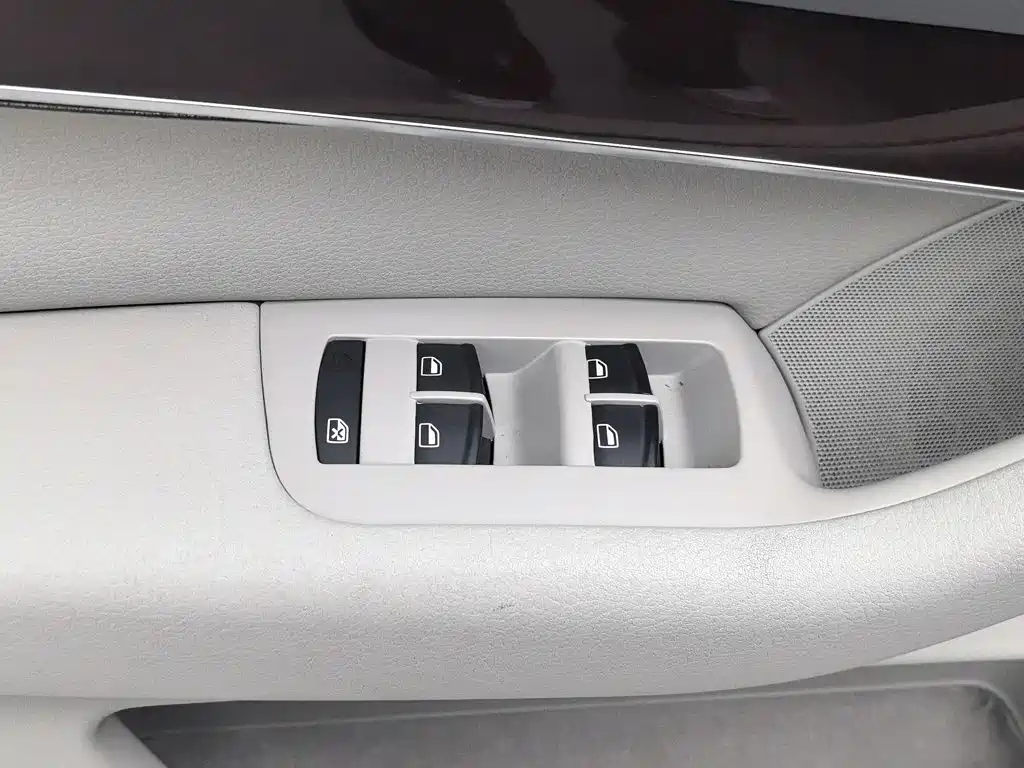 Audi A6L — миниатюра 9