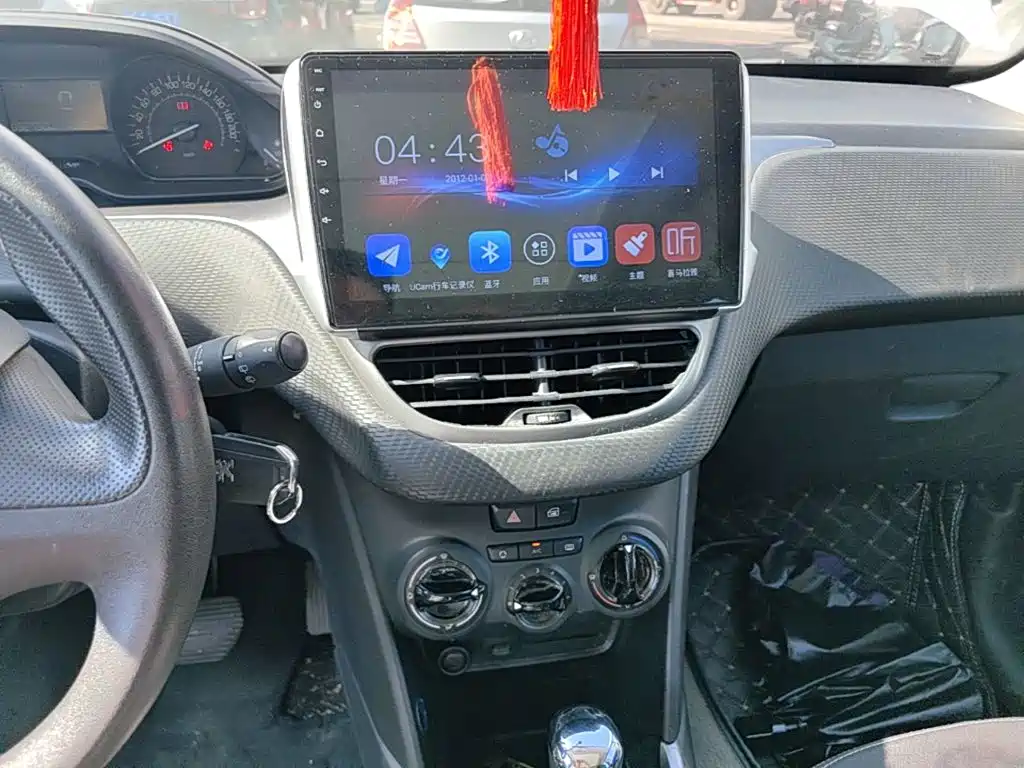 Peugeot 2008 — миниатюра 13