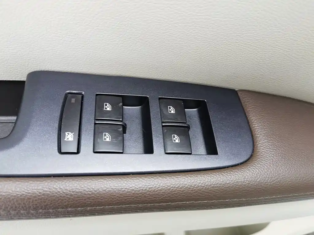 Buick GL8 — миниатюра 9