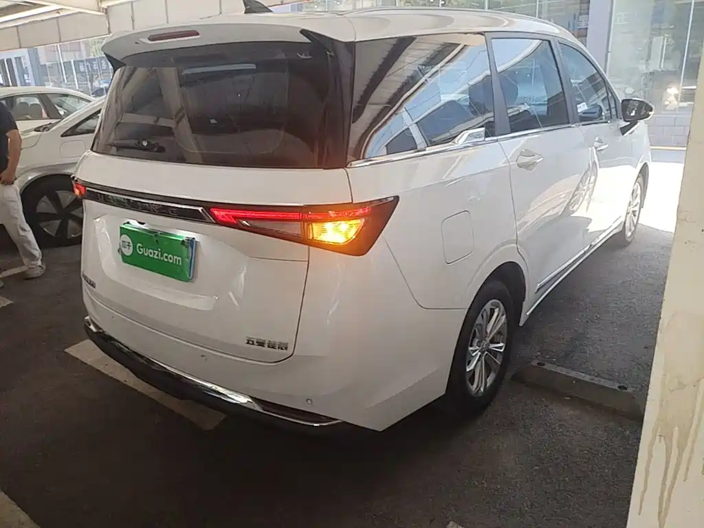 Wuling Jiachen — миниатюра 7