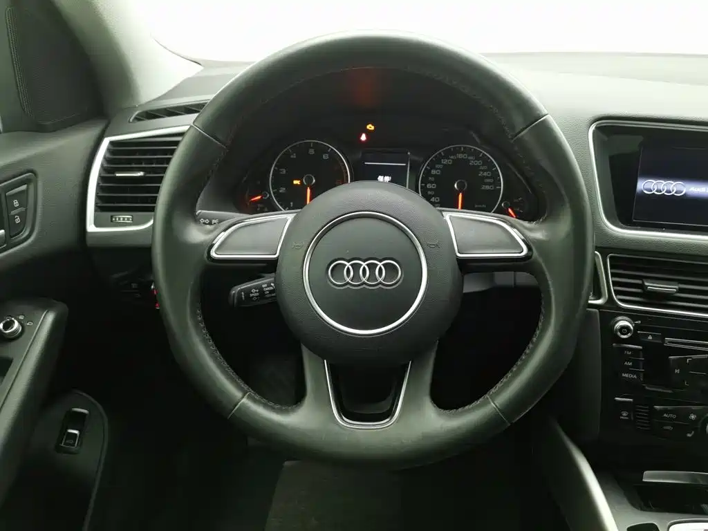 Audi Q5 — миниатюра 11