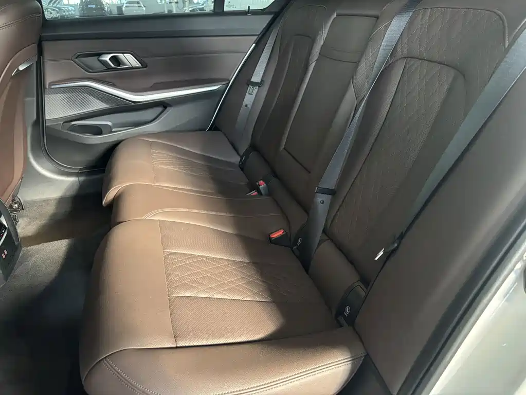 BMW 3 Series — миниатюра 10