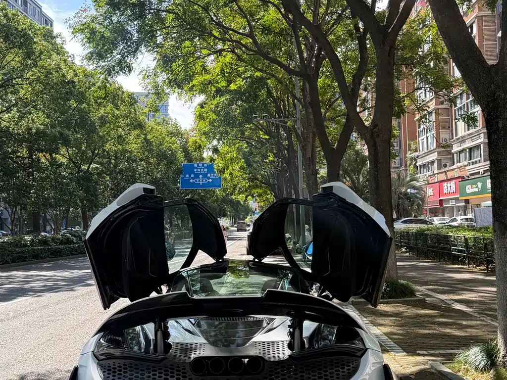 McLaren 720S — миниатюра 4
