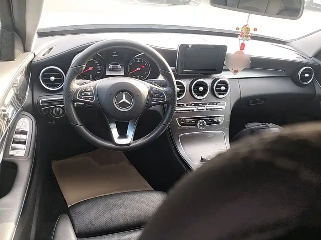 Mercedes-Benz C-Class — миниатюра 10