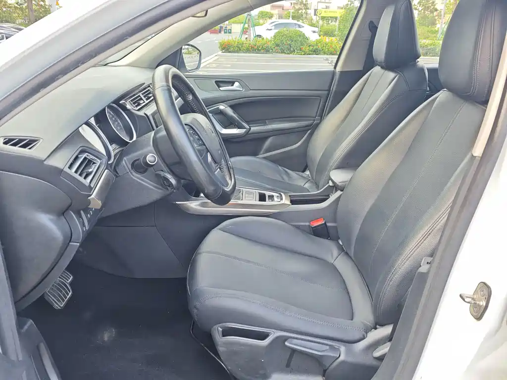 Peugeot 408 2016 1.6T AT Luxury