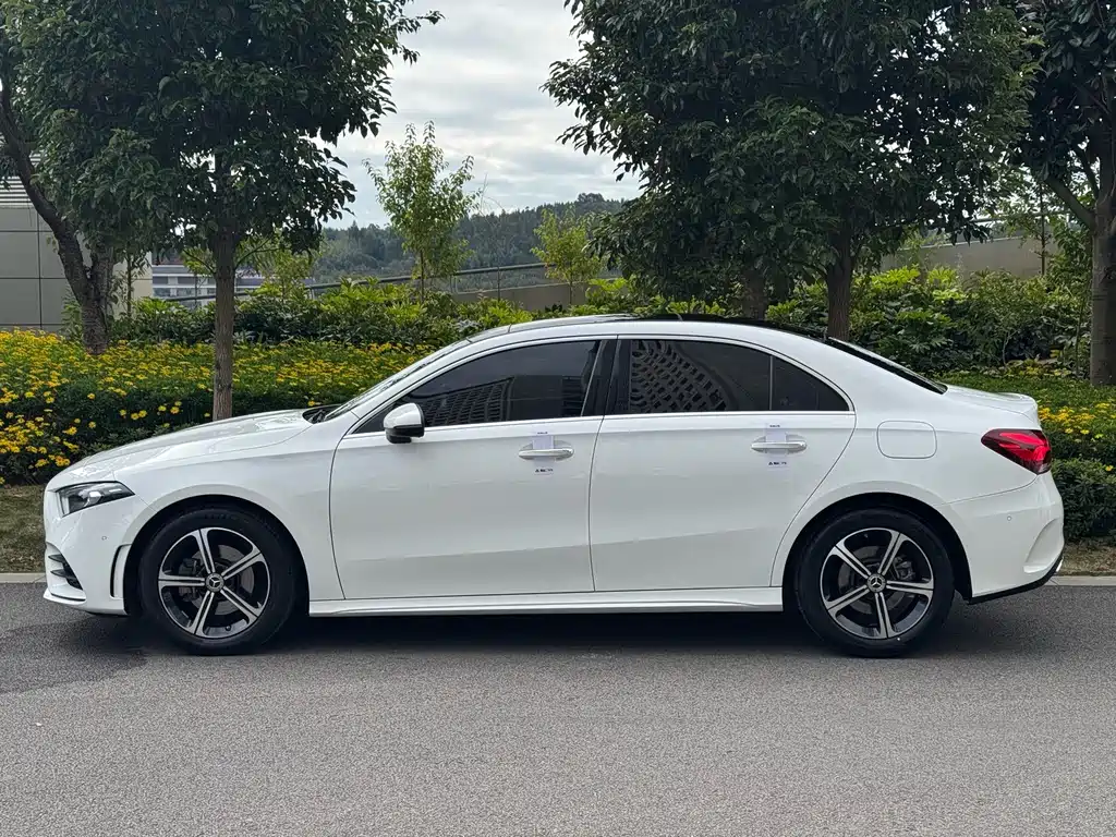 MERCEDES-BENZ A CLASS