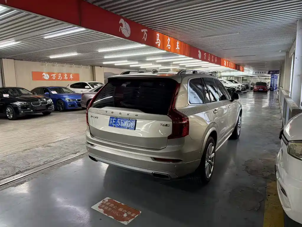 Volvo XC90 — миниатюра 9