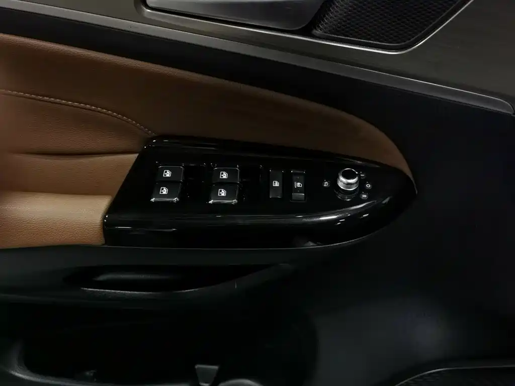 Changan CS95 — миниатюра 9