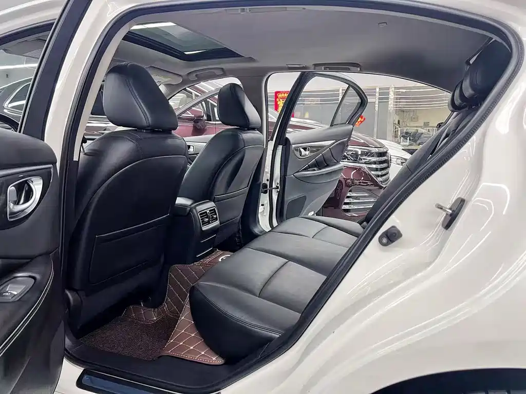 Infiniti Q50L — миниатюра 8