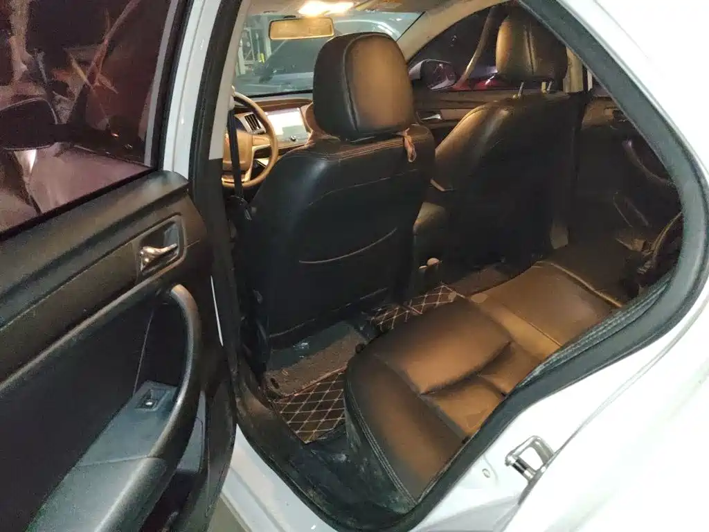 Roewe 360 — миниатюра 13