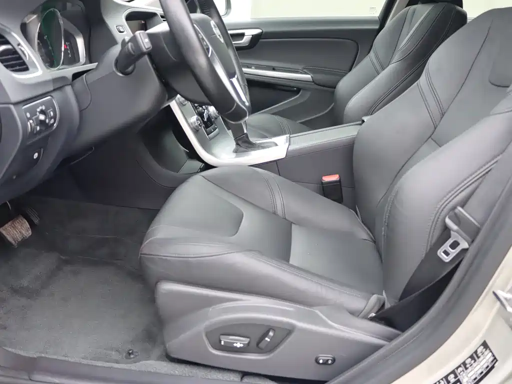Volvo S60 — миниатюра 5