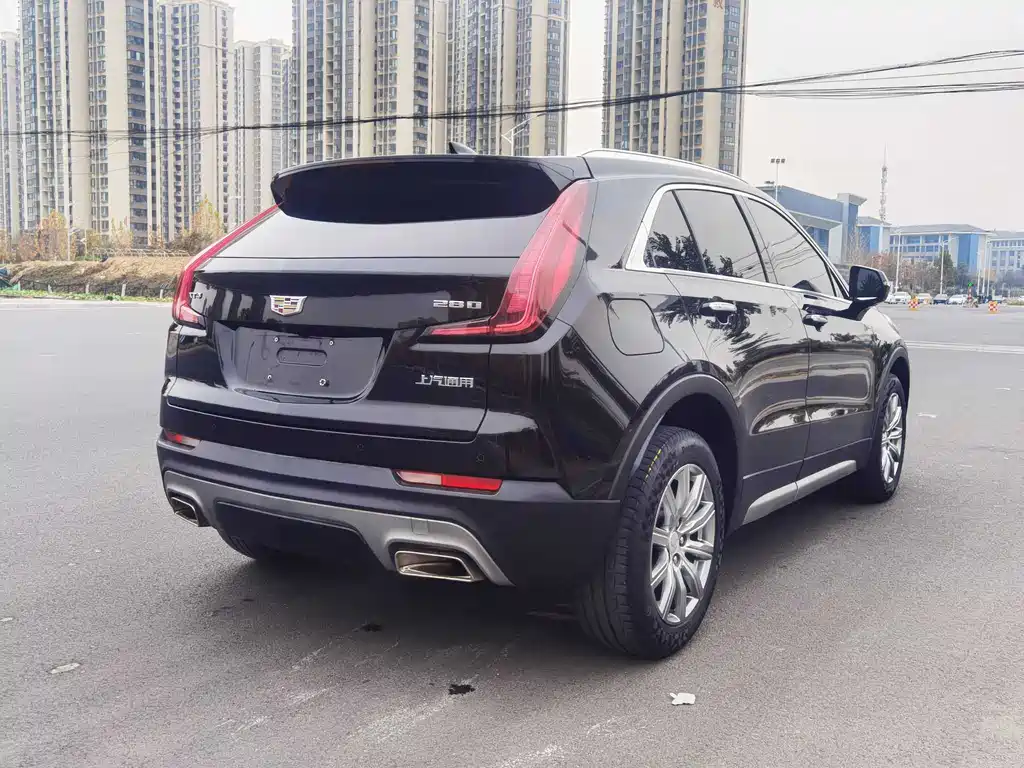CADILLAC XT4