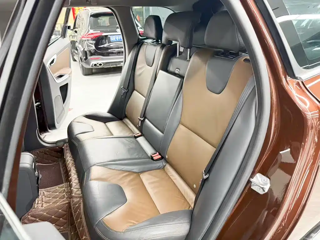 Volvo XC60 (Import) — миниатюра 13